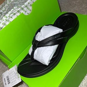 Capri Basic Strappy Crocs - Black